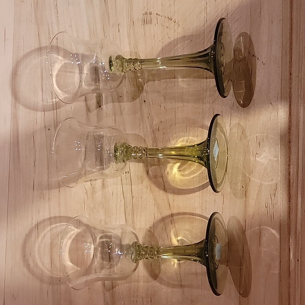 Partylite Radiant Glow Stemmed Trio VotiveTealight Candleholder Set - Picture 2 of 7